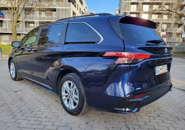 Toyota Sienna cena 209700 przebieg: 14157, rok produkcji 2021 z Warszawa małe 781